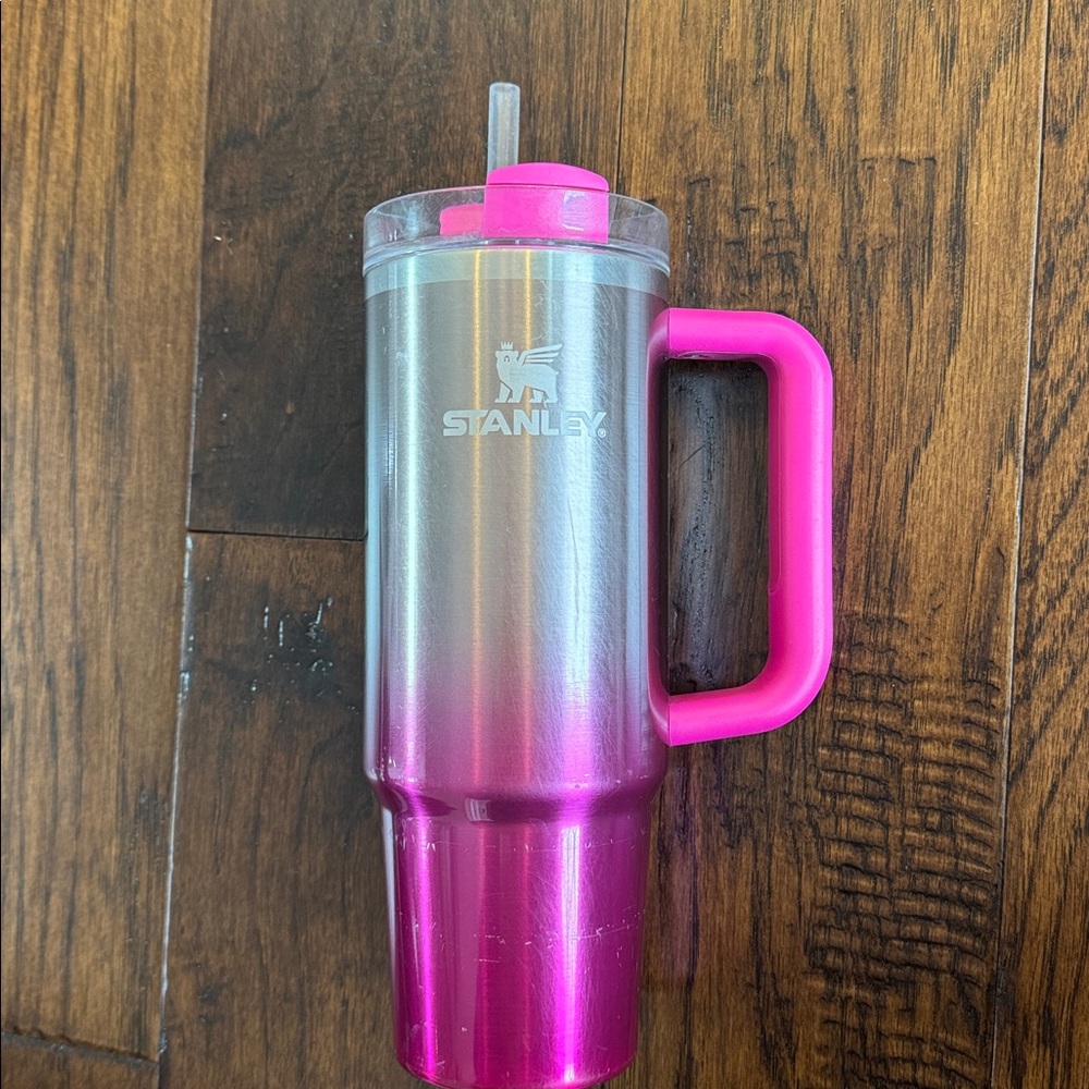 Stanley 30 oz Pink ombré tumbler 🎀